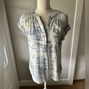 Rose + Olive light blue & white tie-dye blouse-size S-GUC!
